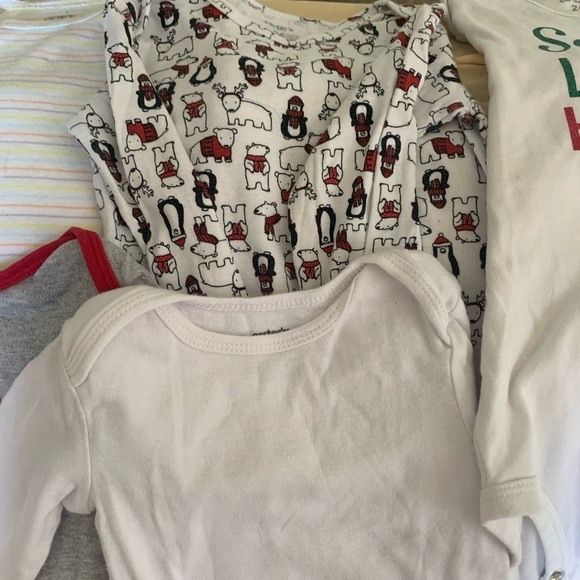 Lot of 9 Carters Long sleeve onesies - Picture 6 of 6